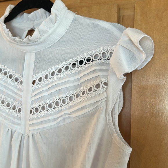 🍋New York & Company white sleeveless ruffle mock neck cut out ribbon top medium - Picture 4 of 11